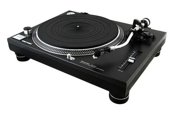 Виниловый проигрыватель Technics SL-1200MK2